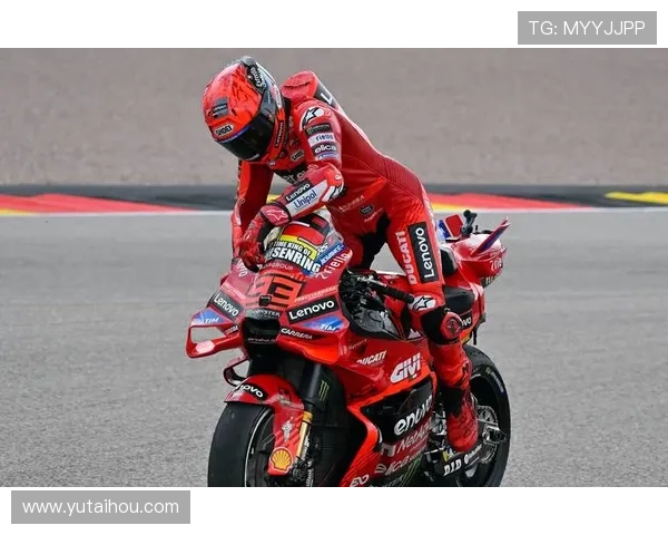 2025年MotoGP赛季新规则解析：车手们如何应对变化的挑战